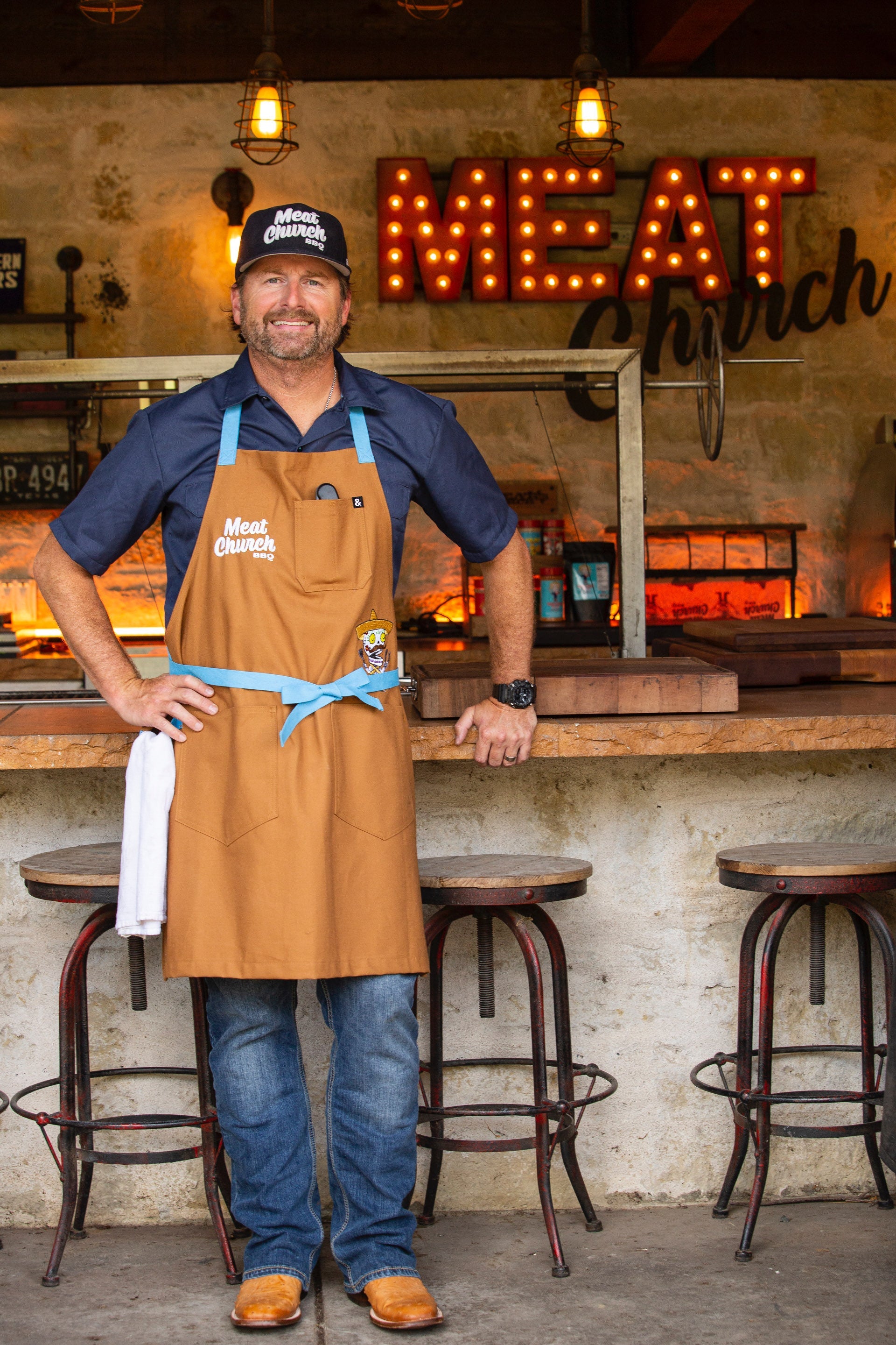 hedley-and-bennett-meat-church-apron-duck-tan-m5 image_912805a7-8b3f-48b2-8698-64cb1afdc18a.jpg